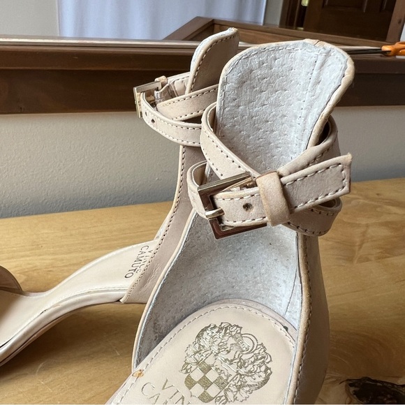 VINCE CAMUTO CORLINA ANKLE STRAP HEELED SANDAL 12M BEIGE MINIMALIST NEUTRAL CHIC - Picture 11 of 12